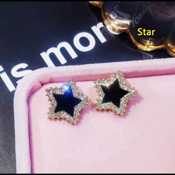 🌻3 for $20🌻 Rhinestone Stud Earrings - Picture 3 of 5